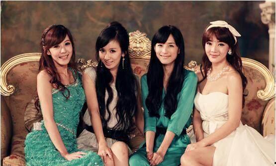 跑男爱情公寓英文背景,From 'Running Man' to 'Love Apartment': A Romantic Journey Across Cultures and Worlds